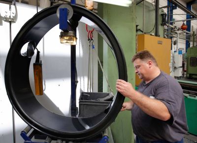 Wirtschaft + Unternehmen: KSB unterstützt Entwicklung biobasierter Elastomere